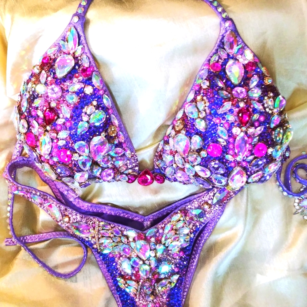 Competition Bikini - Picture 2 of 16